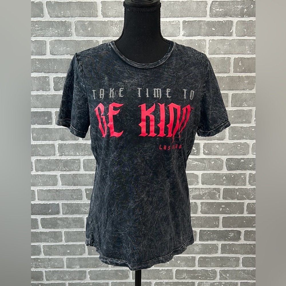 Hard Rock Cafe Black and Red Graphic Tee